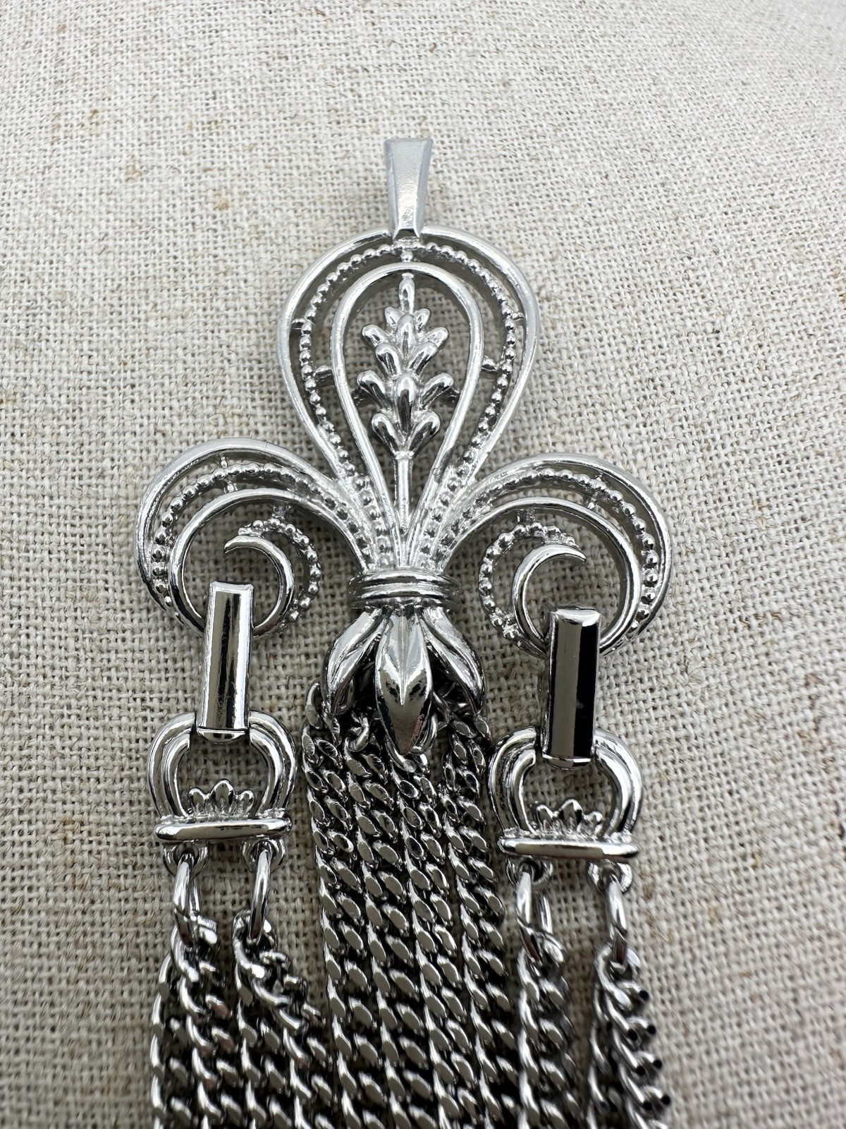 Vintage Sarah Coventry Fleur de Lis Multi Chain Crest Pendant