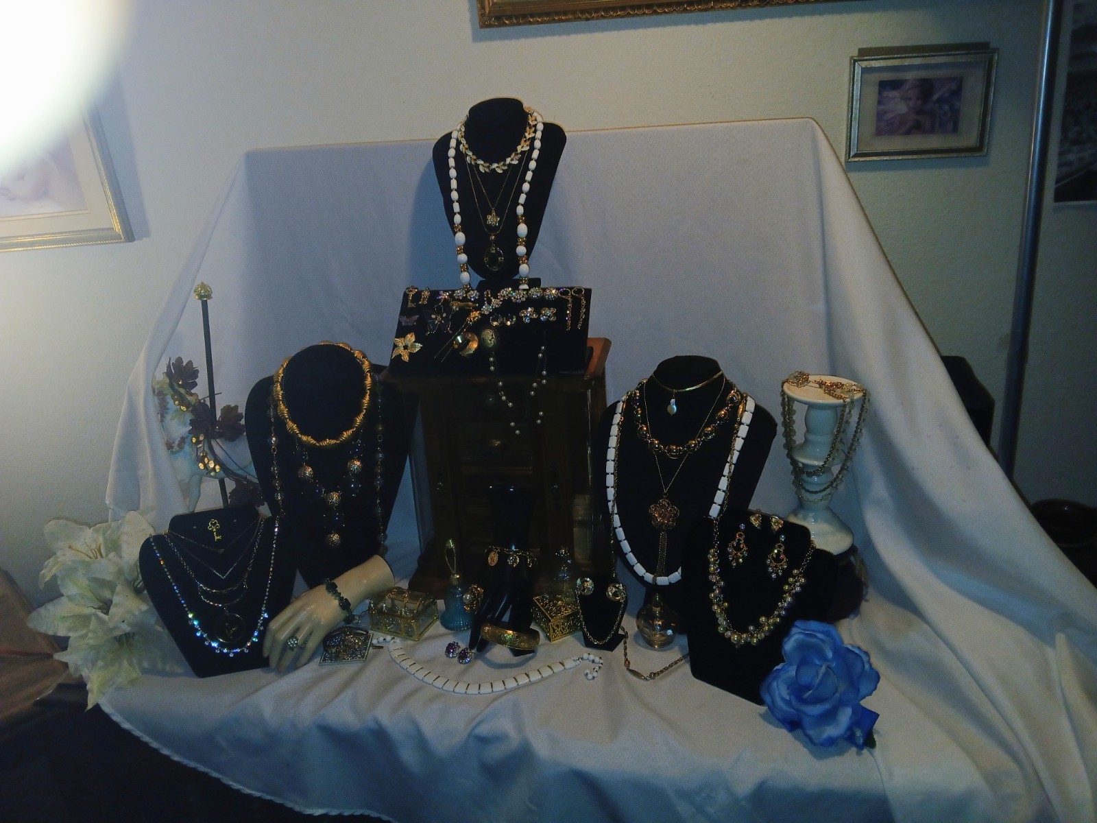 Vtg Treasure Jewelry Box Lot Various Signed & Unsigned High End Pieces Costum