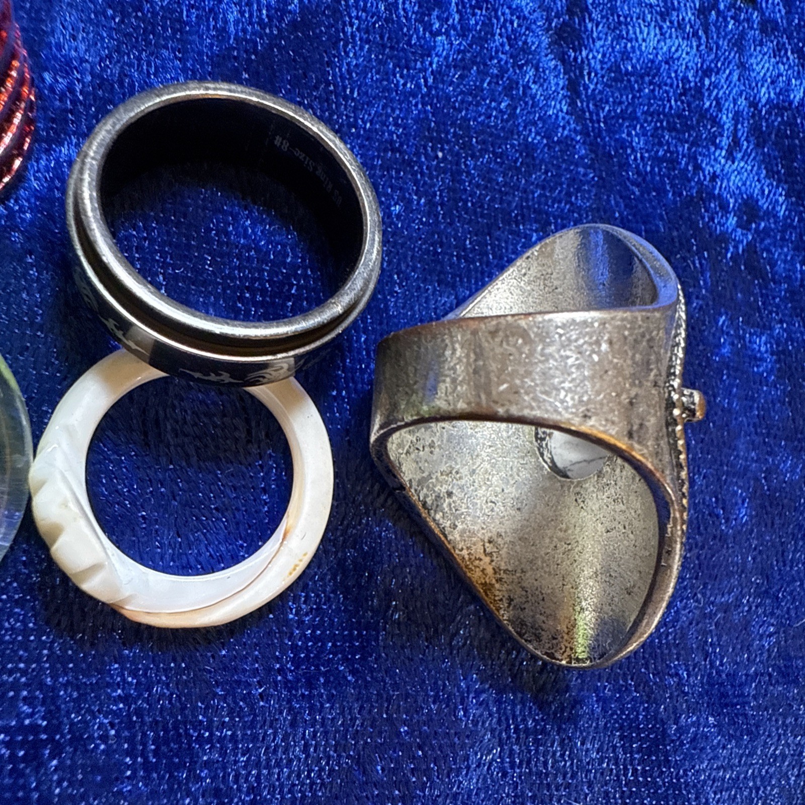 Vtg Lot of 5 Assorted Styles Sizes Materials Rings Fashionable Good
