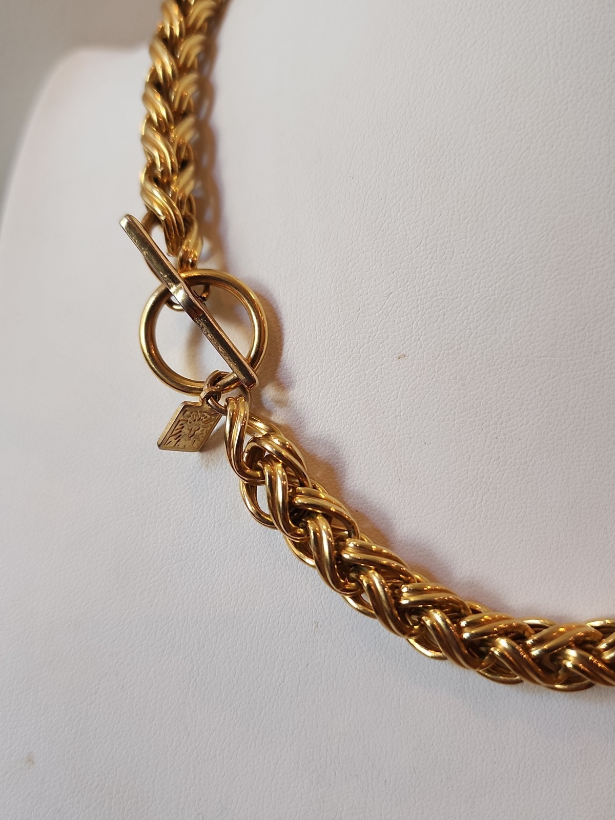 Vintage Anne Klein Lion Logo Gold Tone Chunky Toggle Chain Necklace 16″