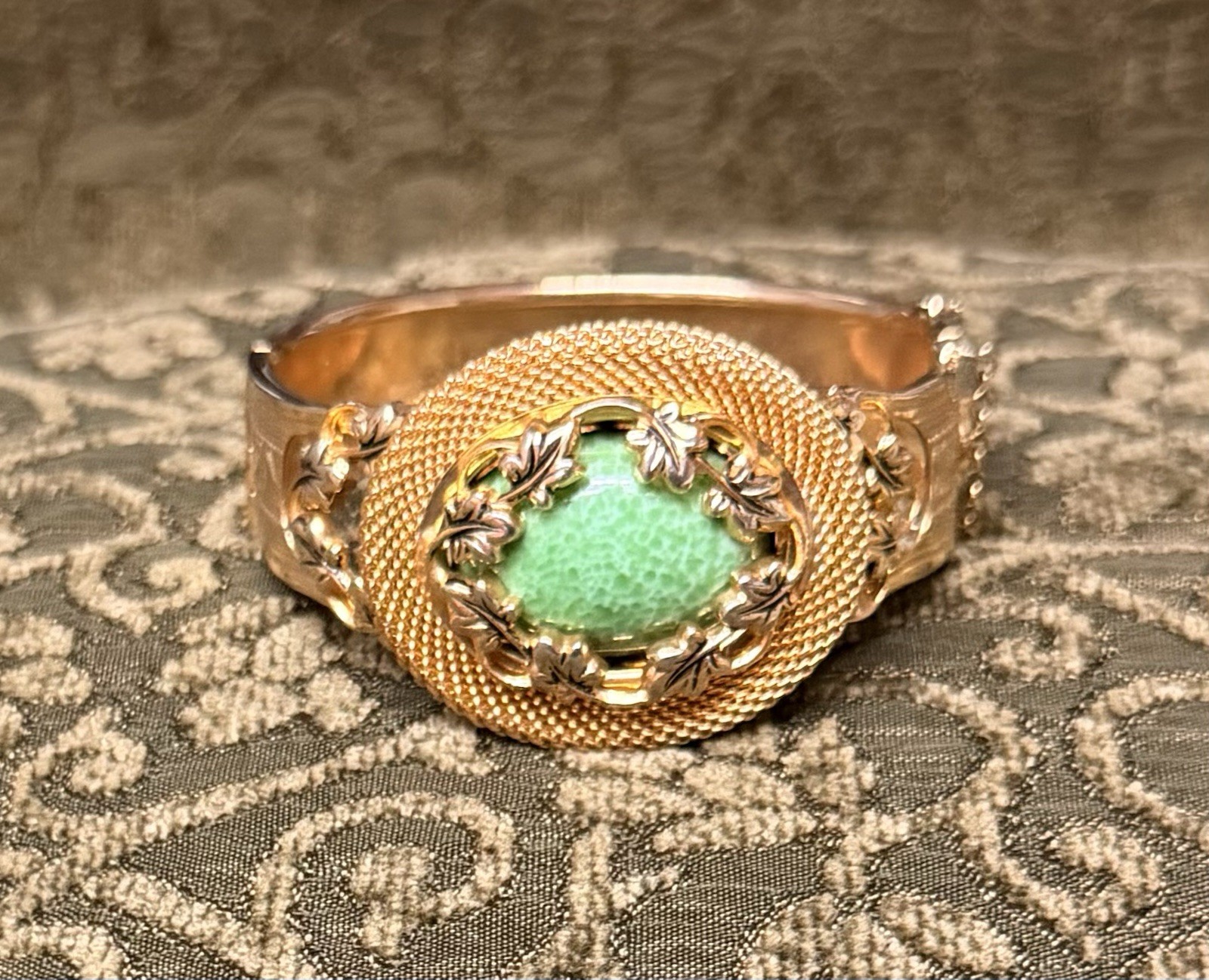 Vintage Faux Jade And Gold Tone Metal Bracelet / Costume Jewelry