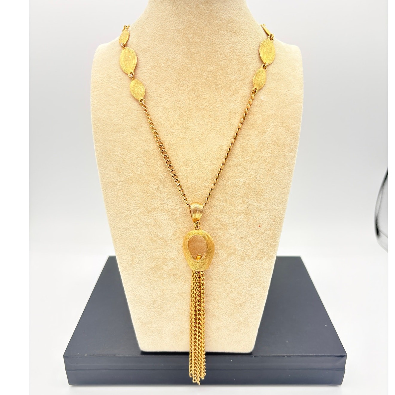 Vintage Gold‑Tone Tassel Necklace Oval Stations 1990s Fashion Jewelry