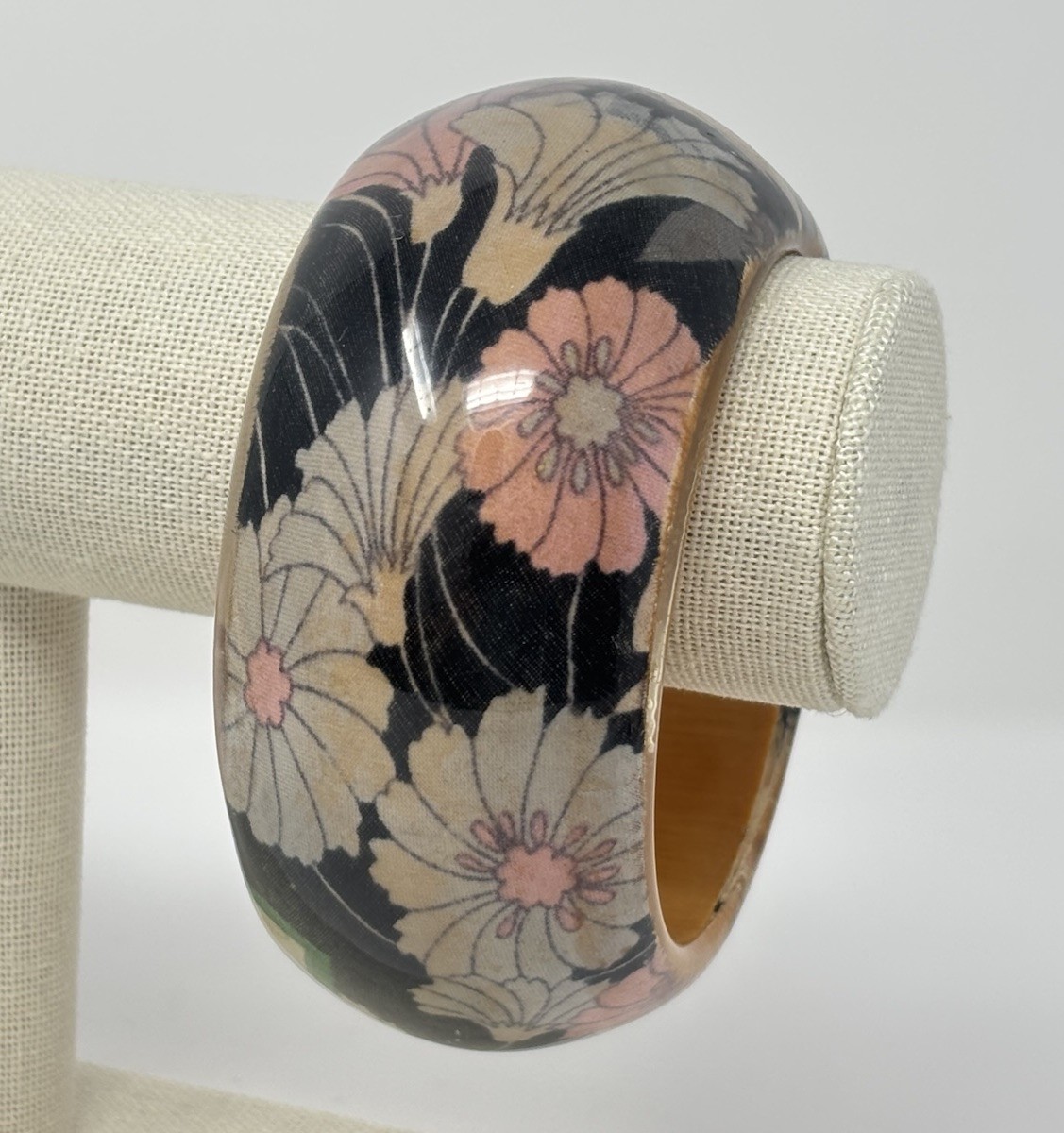 Vintage Chunky Floral Encased Wood Bangle Bracelet Y2K Boho 8″ Stackable