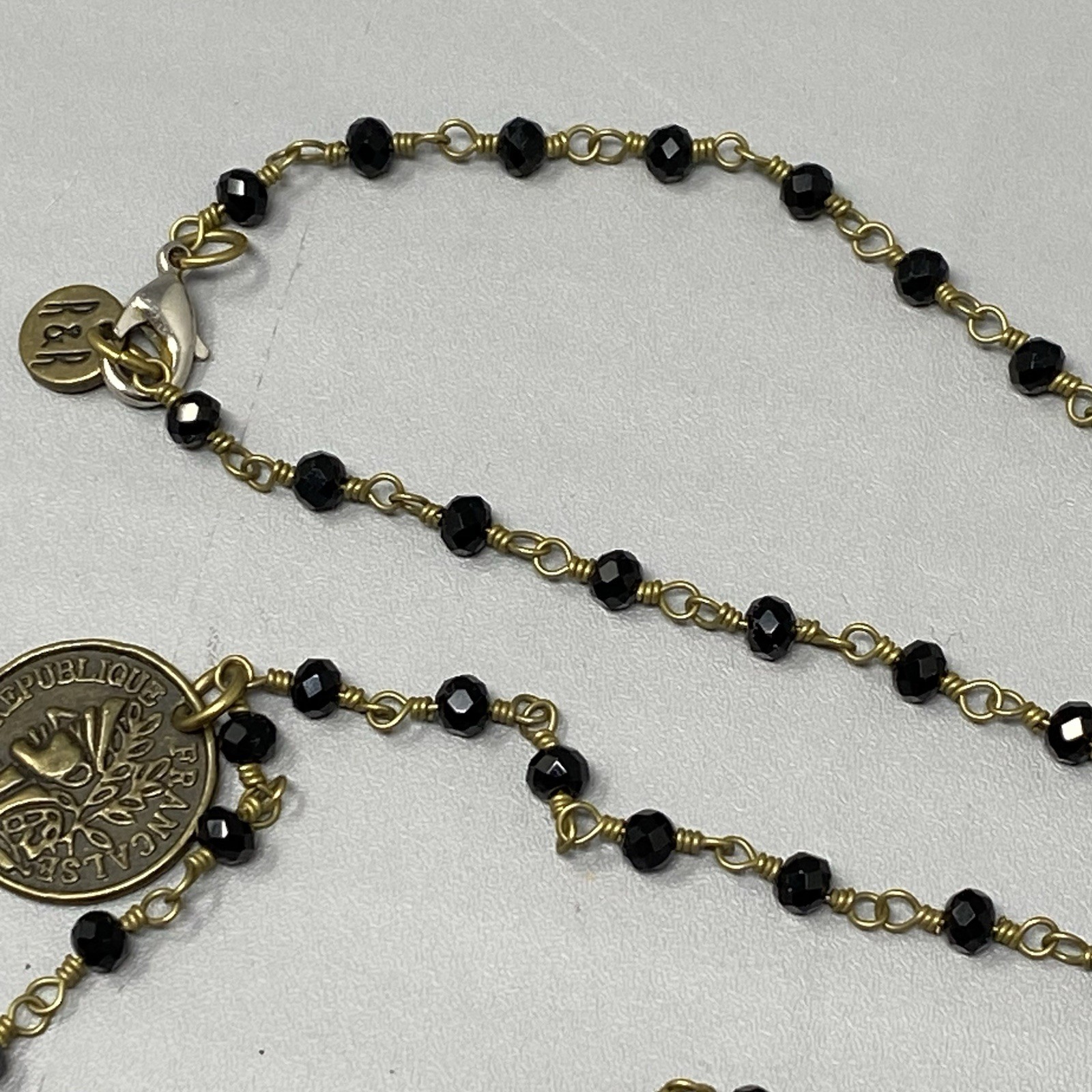 Designer Glass Bead Necklace R&R Coin Charm Chain Links Black Facet Retro 28″