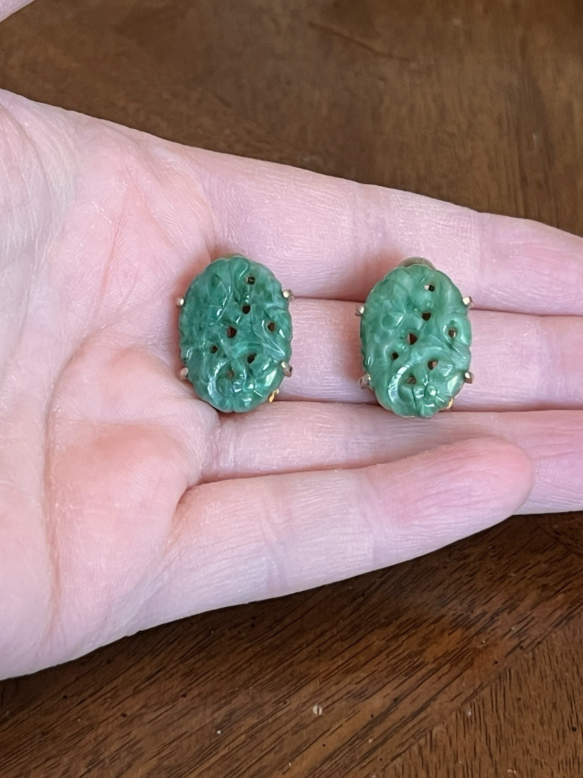 Vintage Marvella Faux Jade Green Cabochon Stud Earrings Gold Tone Signed Nice!