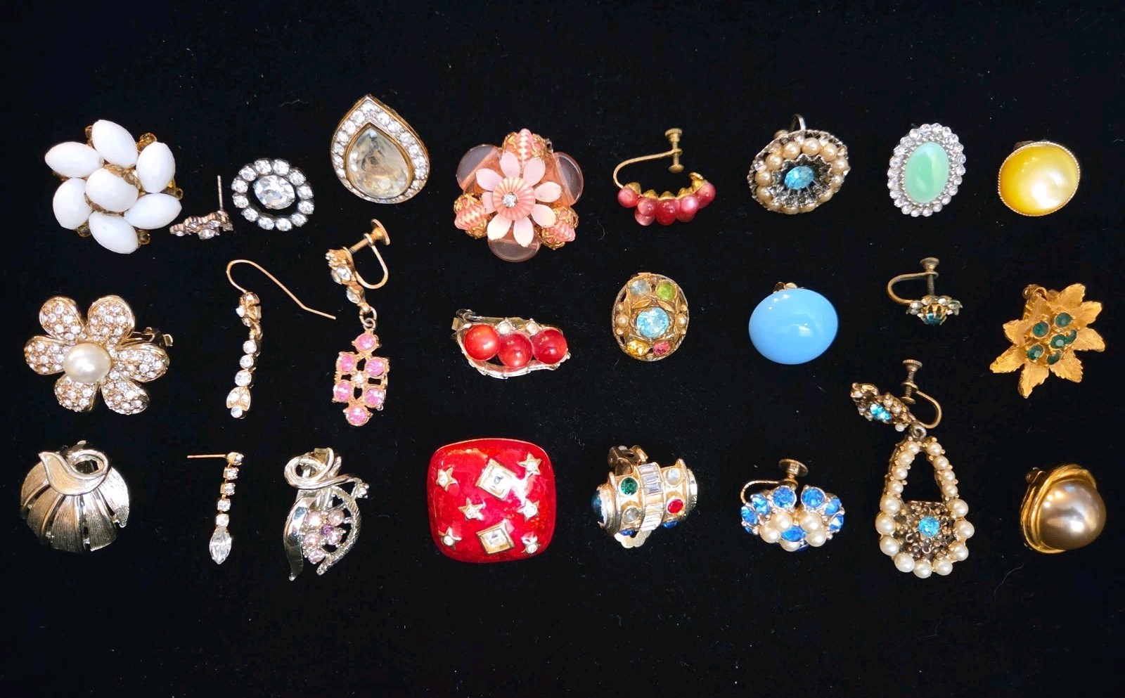 Lot Of 25 Vintage Costume Jewelry Single Earrings Clip On Craft Some Signed