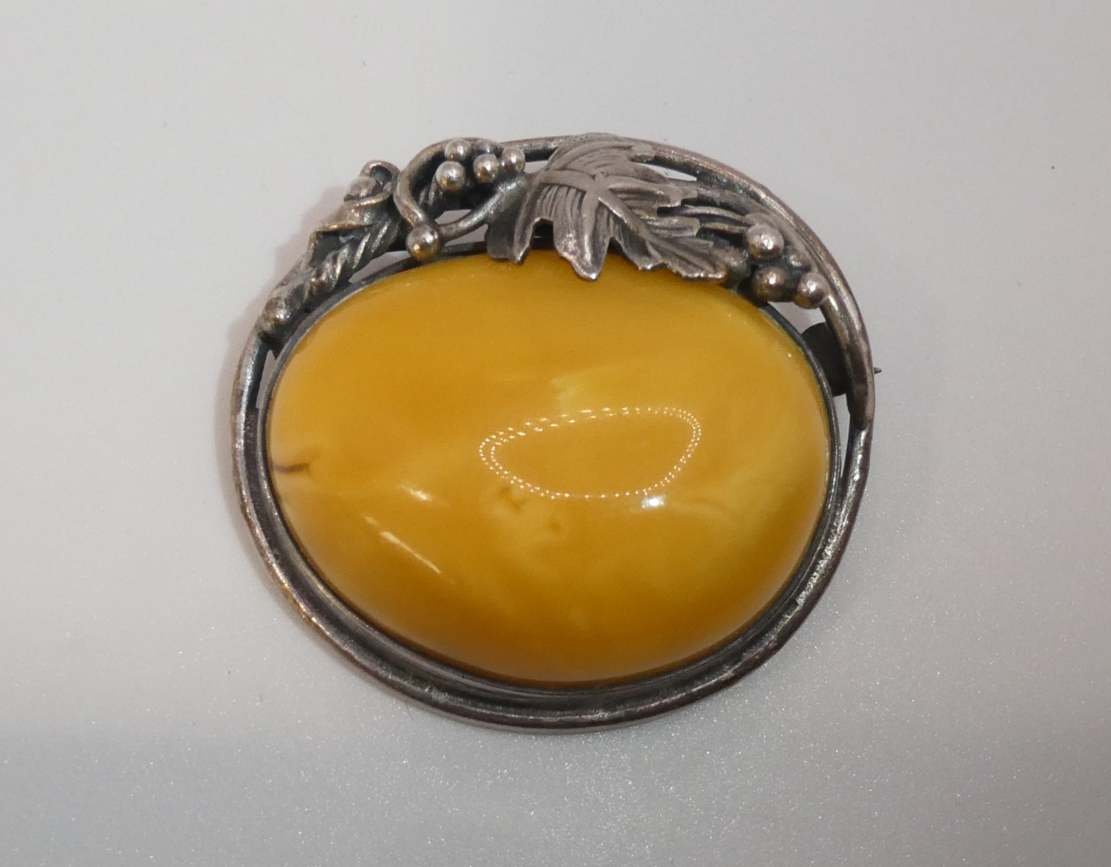 Vtg Art Nouveau Sterling Silver Cabochon Butterscotch Egg Yolk Amber Brooch Pin