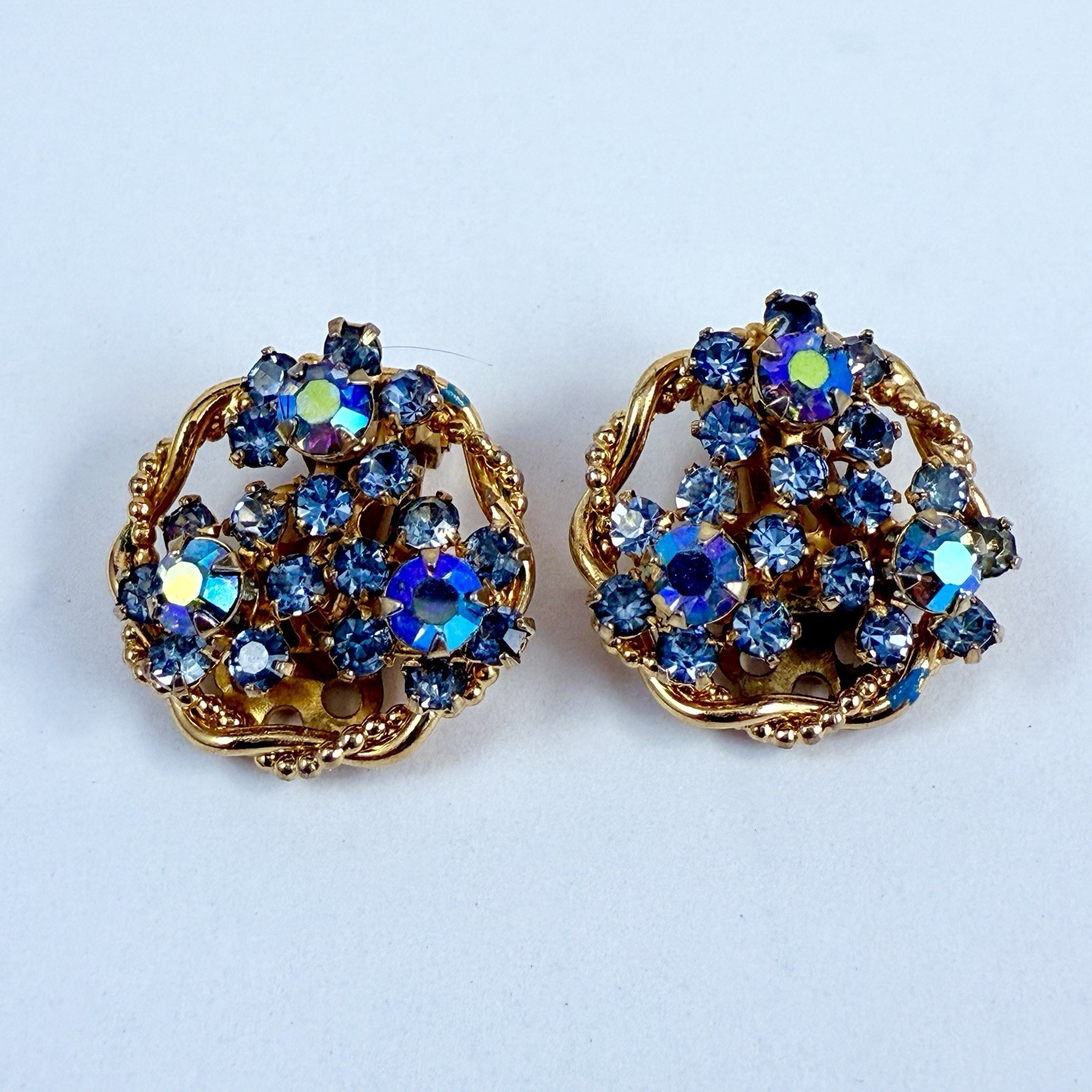 VTG KRAMER Blue & Purple AB Rhinestone Enameled Gold Tone Brooch & Clip Earrings