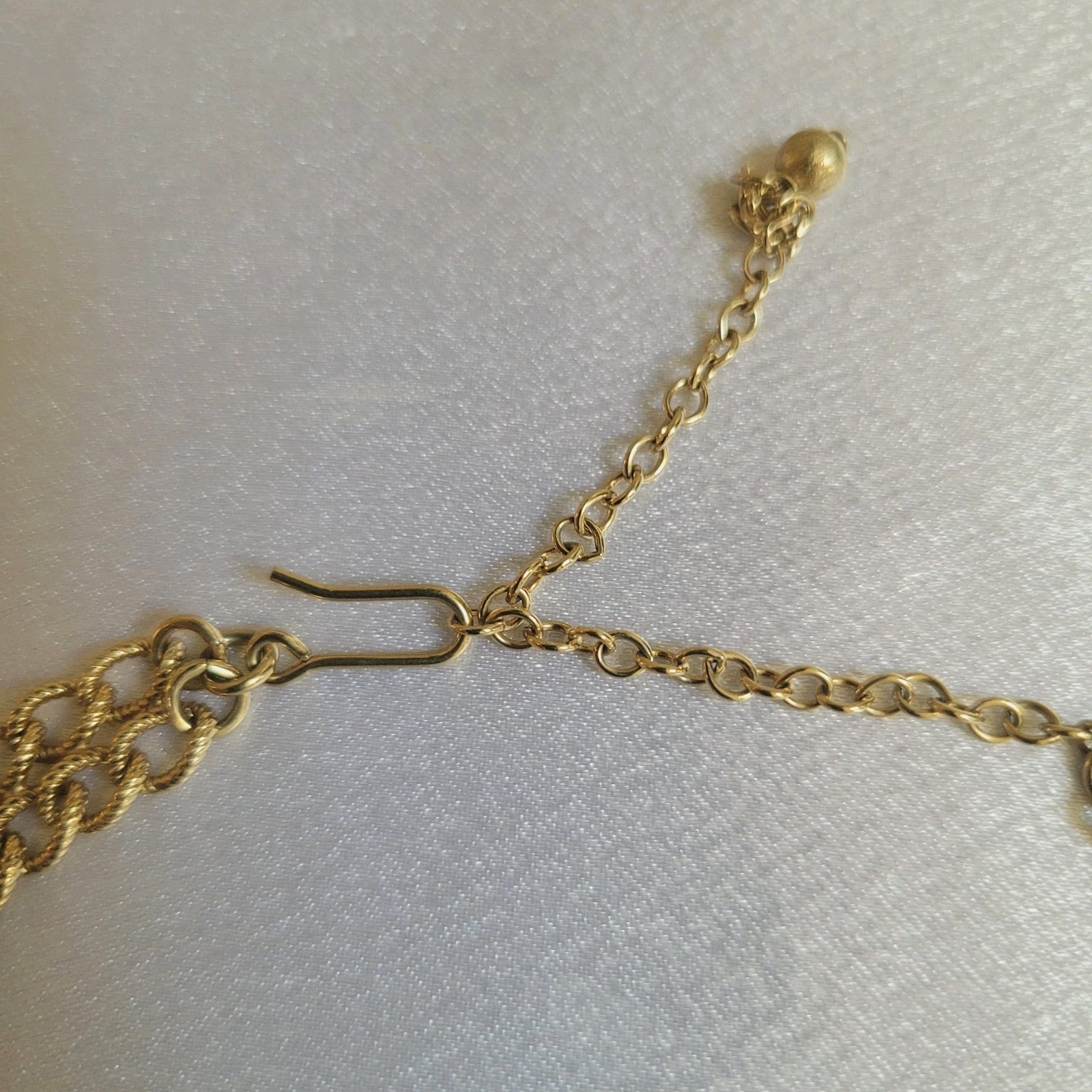 Antique 12kt Gold Fill Setting Pendant Carved Cameo one Goldtone Chain Choker
