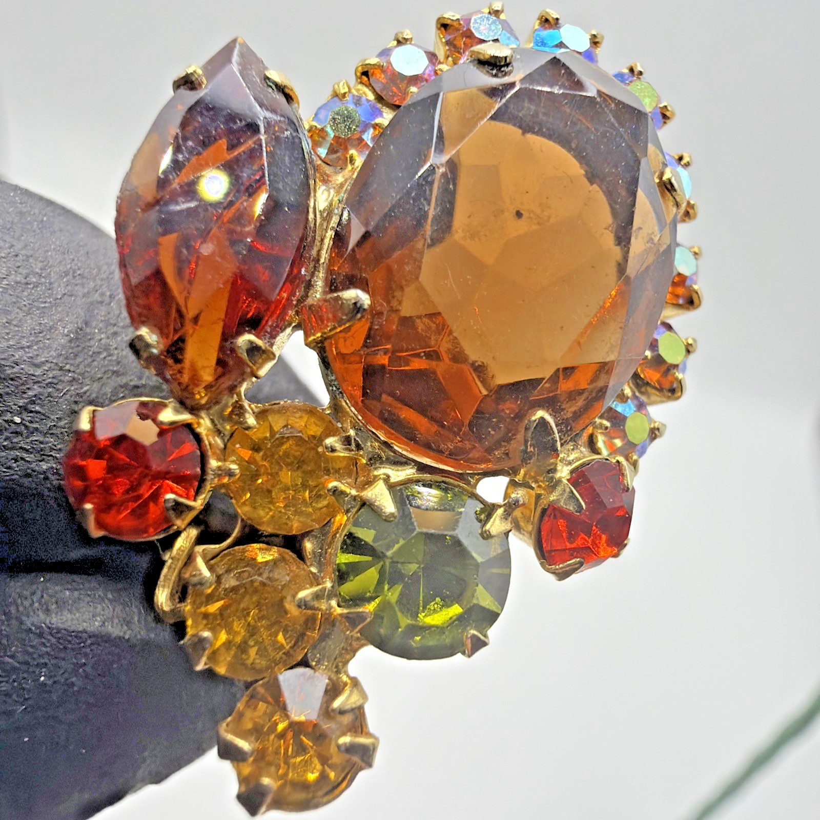 Vintage Juliana Delizza Elster Rhinestone Earrings Clips Faceted Gold Toned