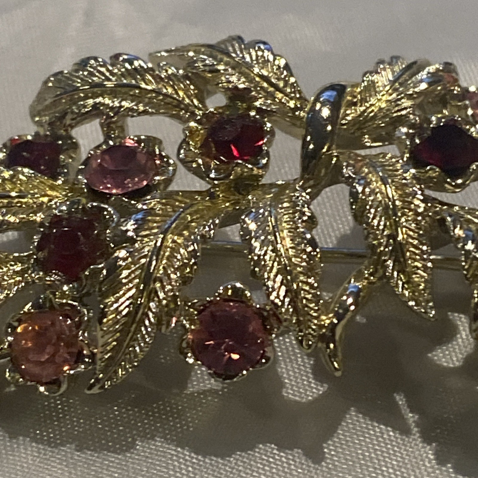 Vintage Stunning Pink Purple Rhinestones Lg Leaf Brooch Pin Silver 1” by 2 1/2”