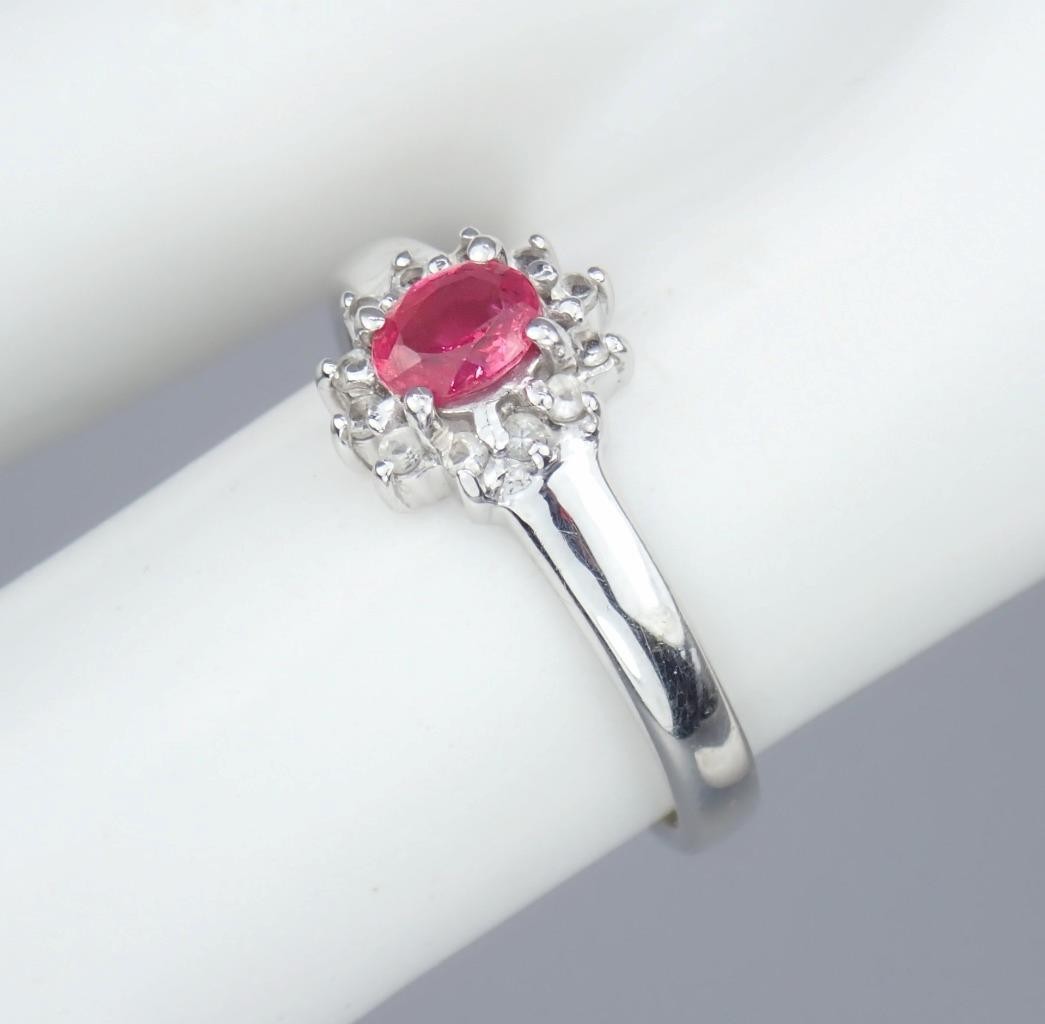 Beautiful Vintage Estate Solid 9K White Gold Red Spinel Floral Ring Size 7