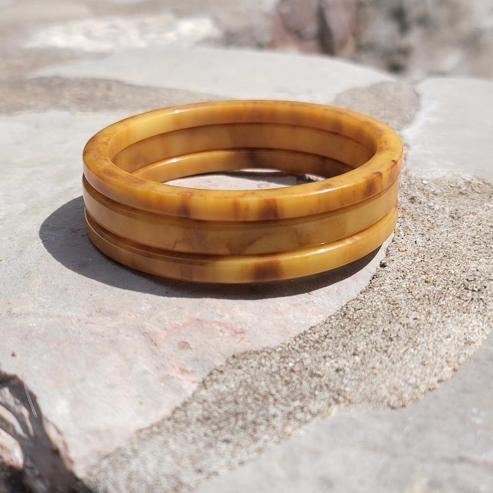 Vintage Bakelite Butterscotch Marbled Bangle Bracelet Set 3 Stack Size 7.5