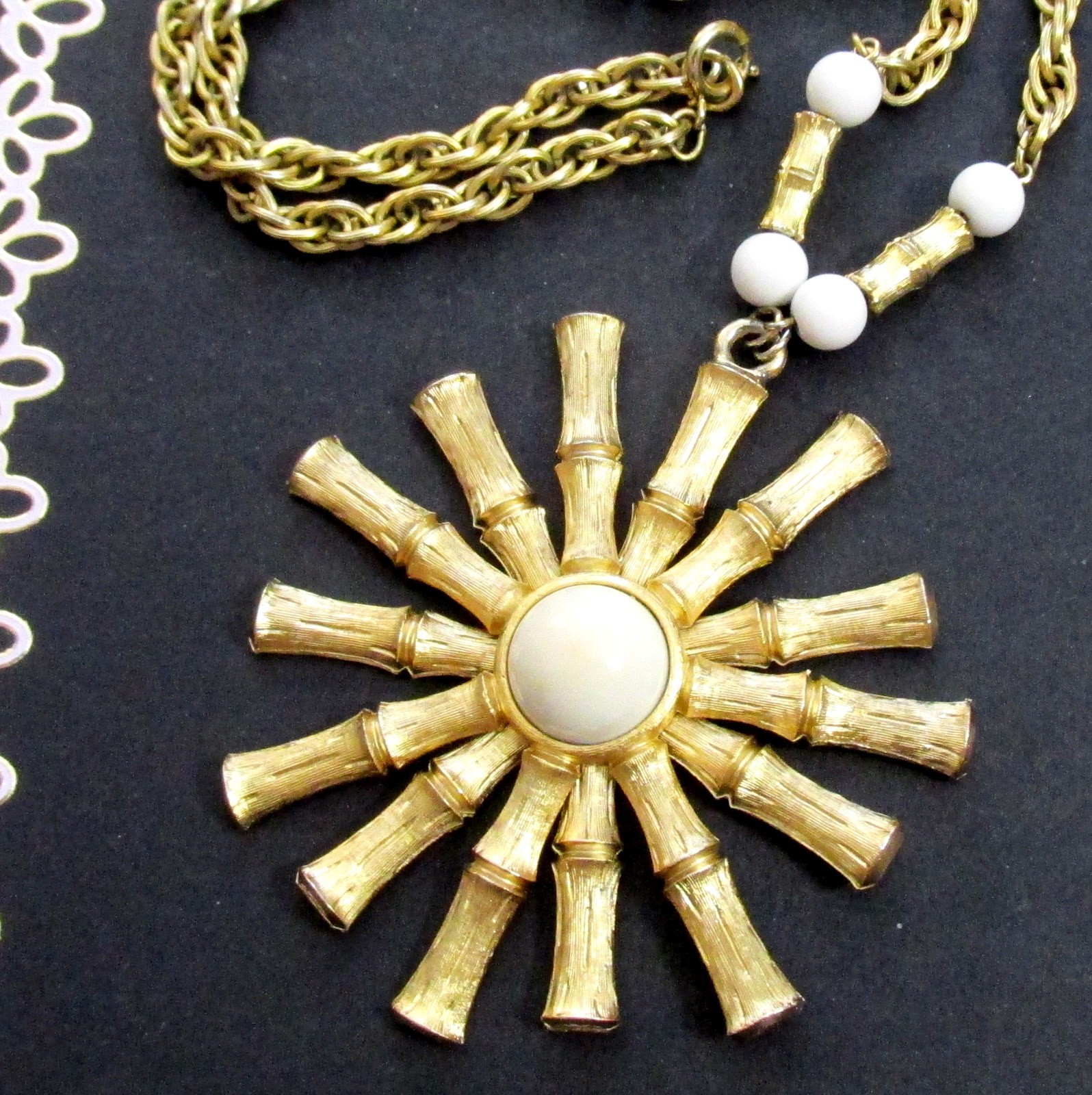 VTG RUNWAY NAPIER BOOK PC GP BAMBOO SUNBURST PENDANT NECKLACE WHITE BEAD FUJIO