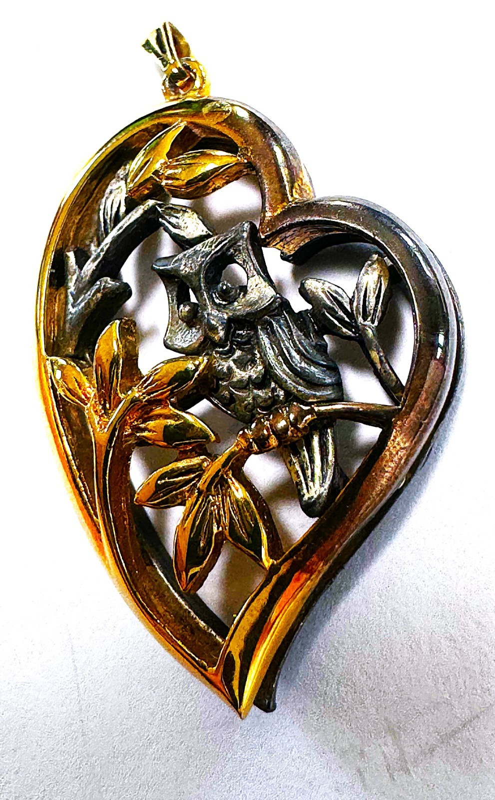 VINTAGE GOLD PLATED & ZINC ALLOY OWL SITTING IN BRANCHES 3D HEART SHAPED PENDANT