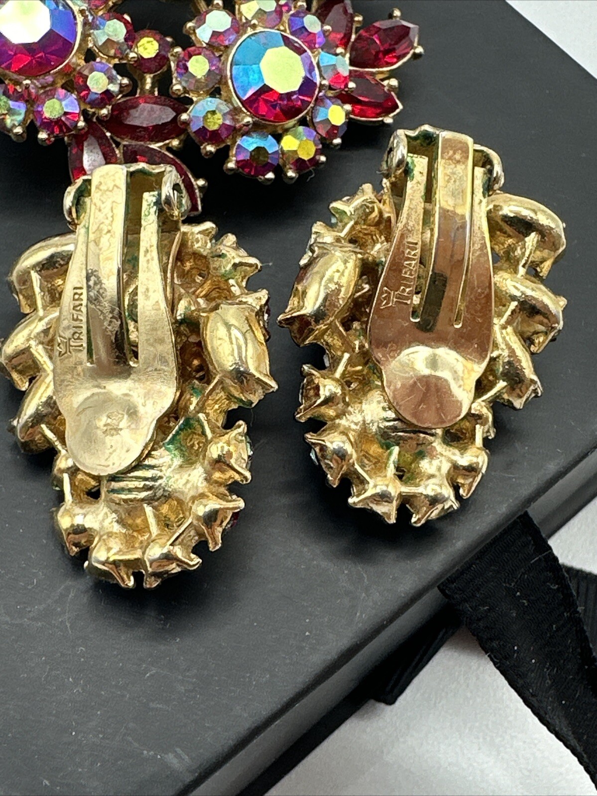 Vintage Rare Crown TRIFARI Red AB Rhinestone Contessa Brooch & Earring Set #791