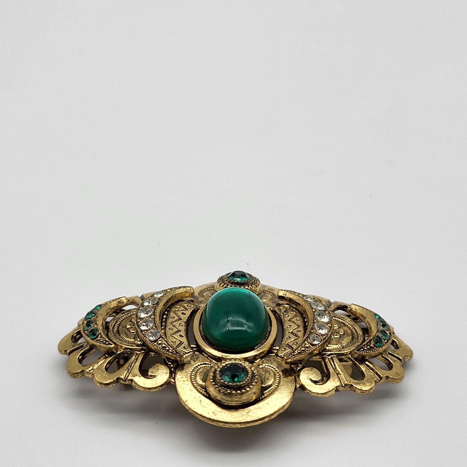 Stunning Victorian Revival Gripoix Green Glass Brooch Pin Unsigned estate