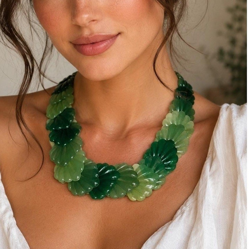 Vintage Green Lucite Statement Necklace Ombre Carved Scallop Shell Bib Necklace