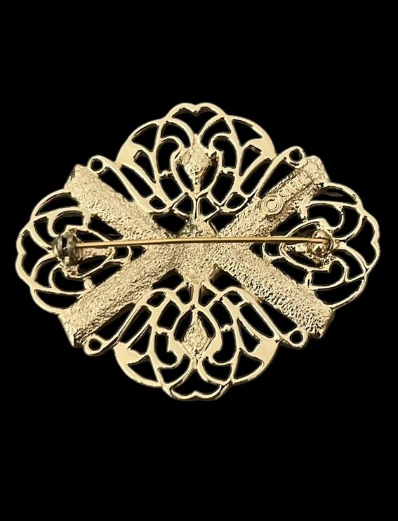 Vintage Sarah Coventry Gold Tone Filigree Coral Colored Beaded Brooch Pin