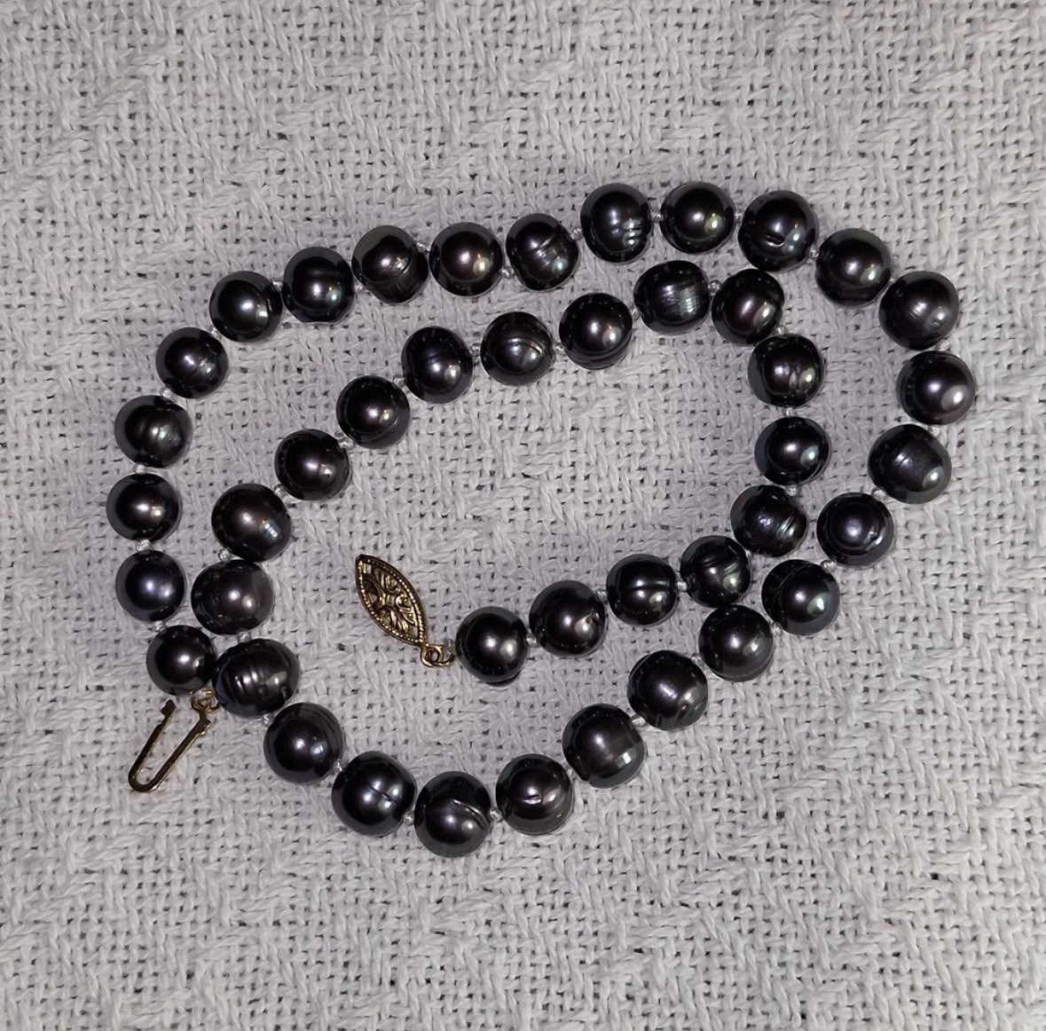 Stunning Vintage Knotted Black Freshwater Pearl Necklace 18” Dyed