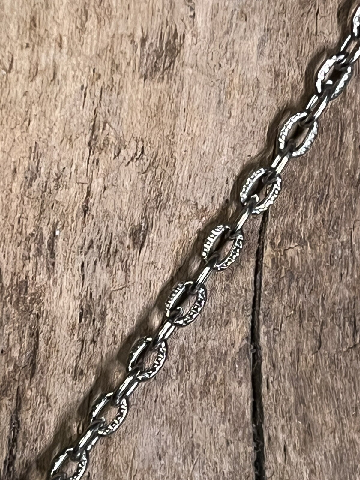 VINTAGE 1976 WTW PEWTER TRIBAL PENDANT ON 15” SILVER ROLO CHAIN