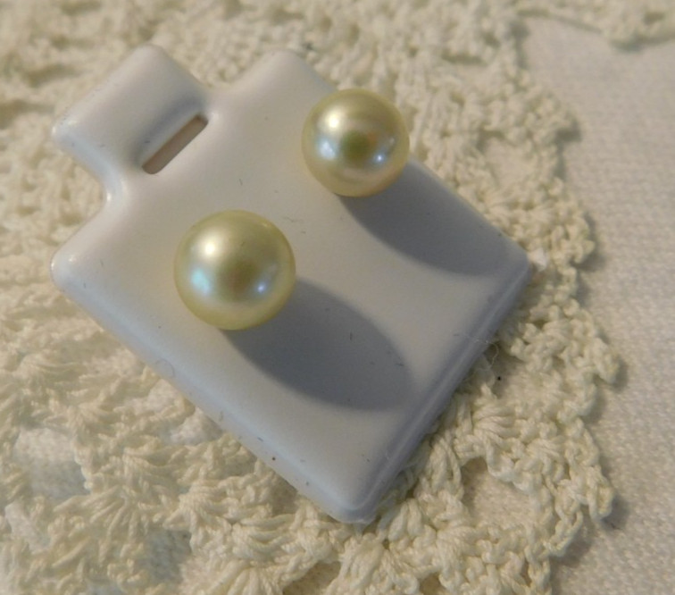 Cultured Pearls 14K Gold Pearl Stud Earrings