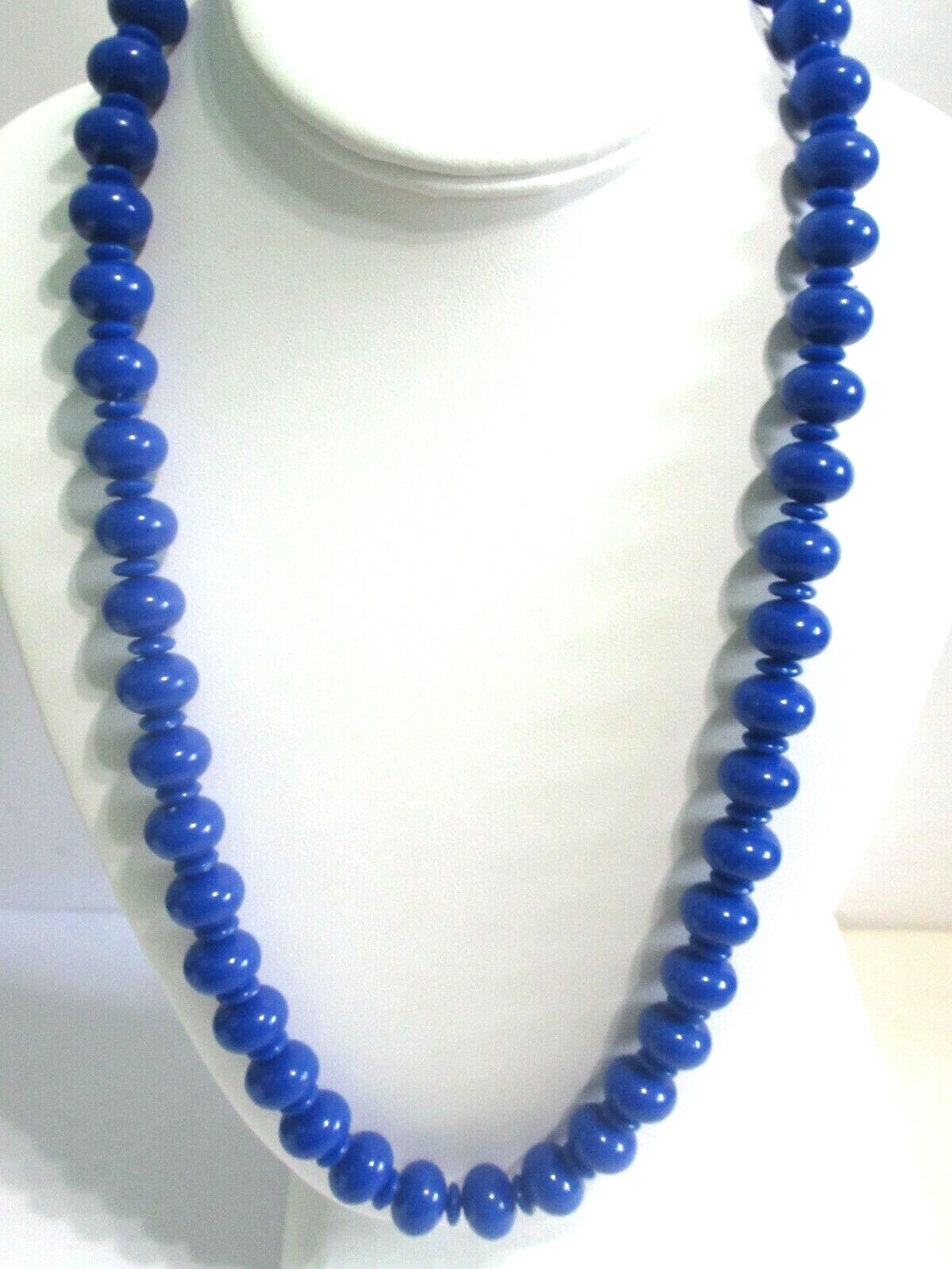 MEDIUM BLUE VINTAGE BEADED NECKLACE OVALS
