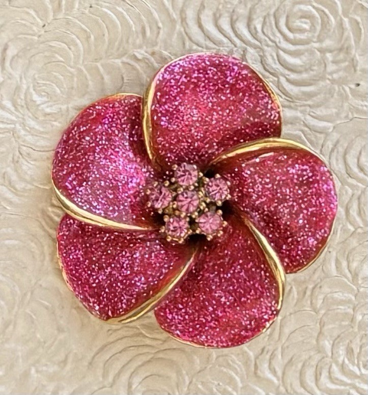 Vintage flower brooch & pendant / enamel on gold tone metal brooch