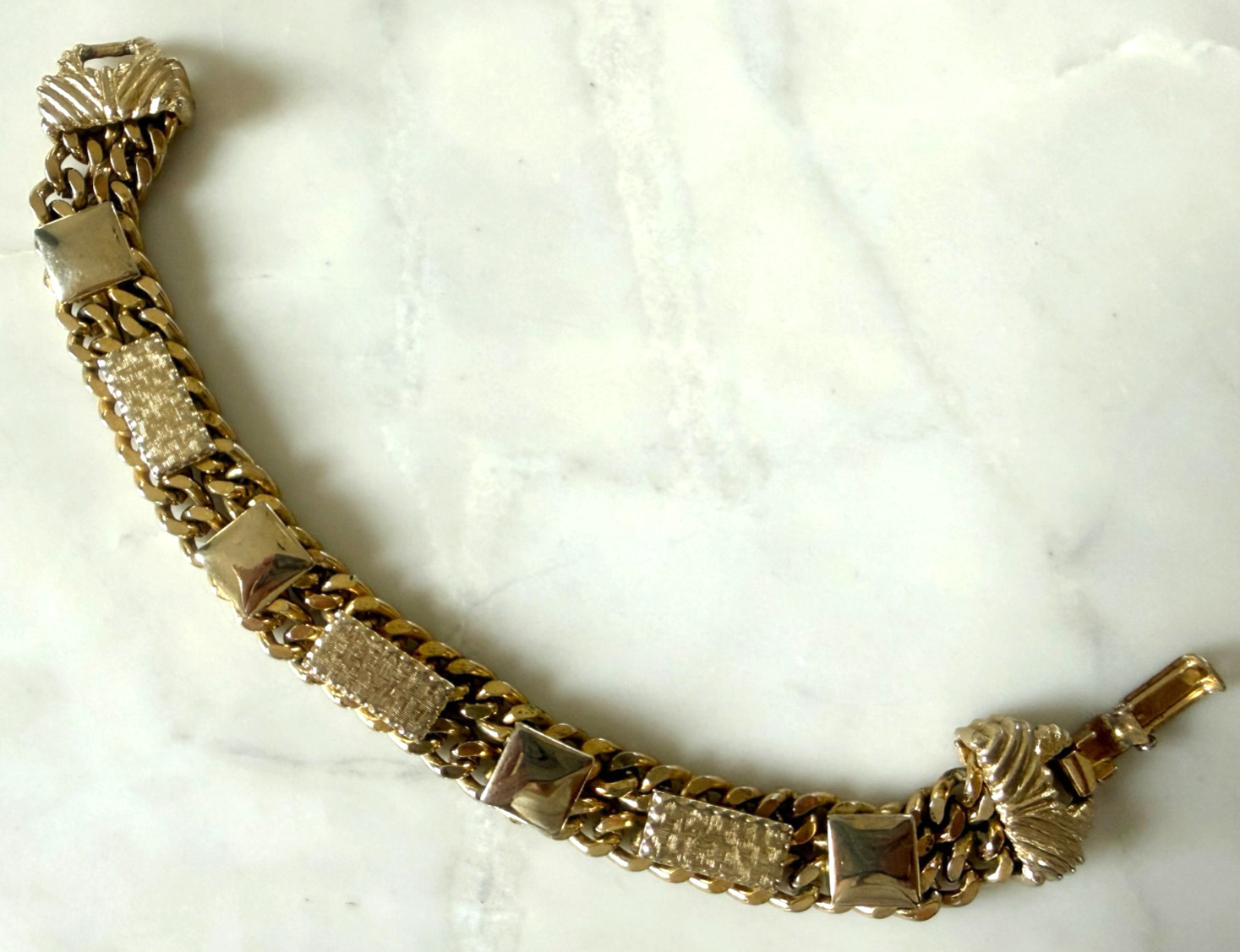 Vintage Gold Tone Chunky Link Bracelet Textured Squares Fold Over Clasp 7.5”