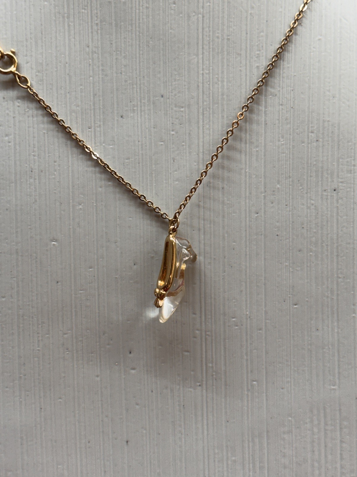 Vintage 1985 Avon Cinderella Enchanted Glass Slipper Necklace