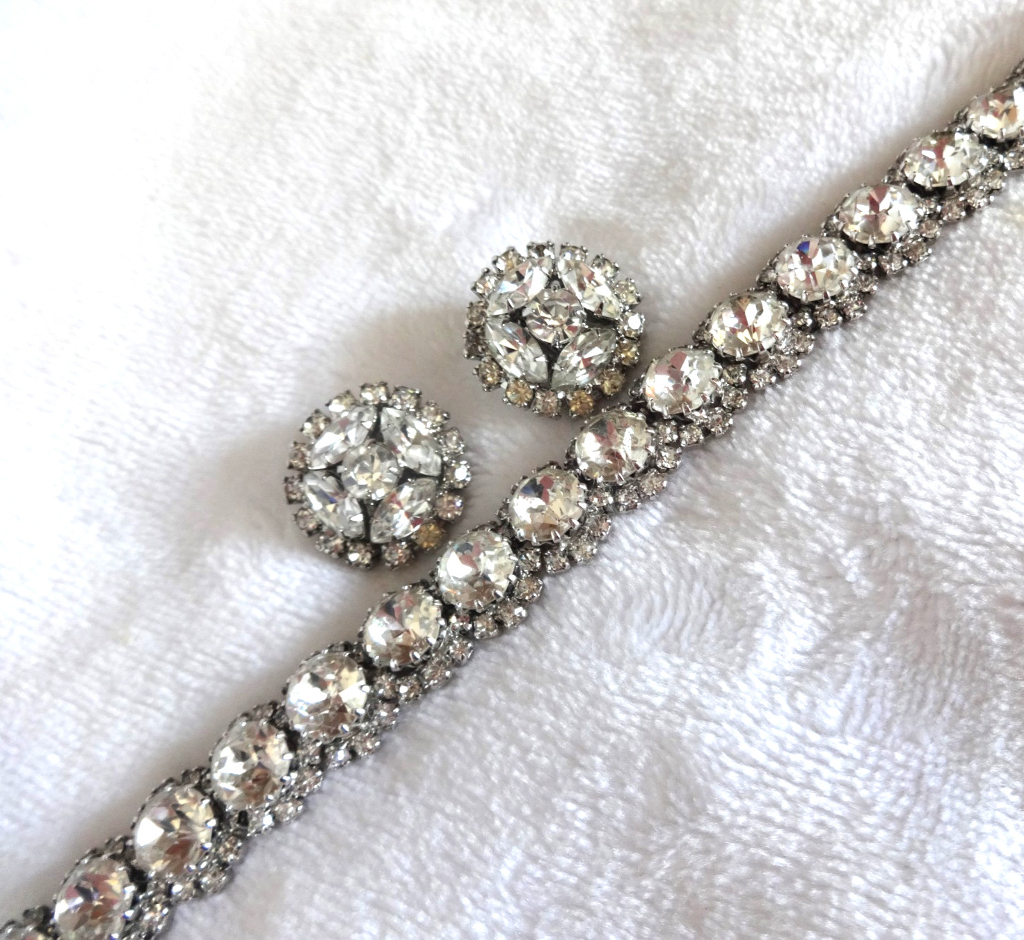 Stunning Vintage Signed KRAMER Clear Rhinestone Bracelet Earrings Set 7”