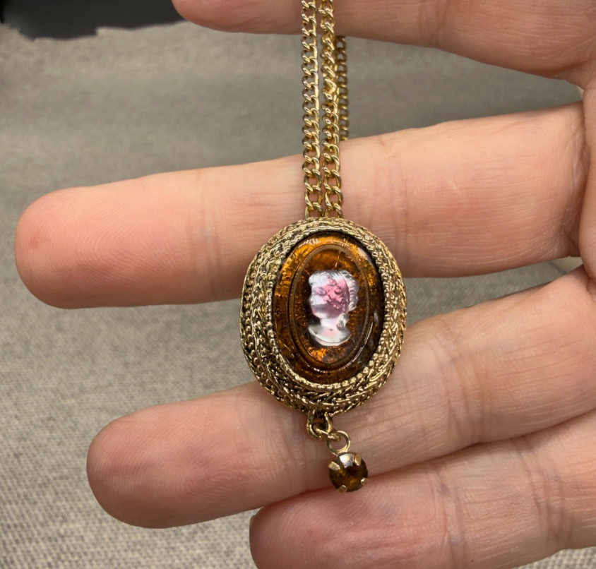 Vintage Necklace Translucent Lavender Glass Set on Brown Glass Gold Tone