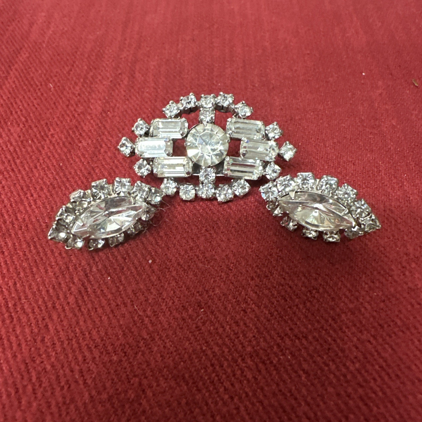 Unique “Made In Austria” Vtg. Rhinestone Brooch And Earrings Set Silver Tone