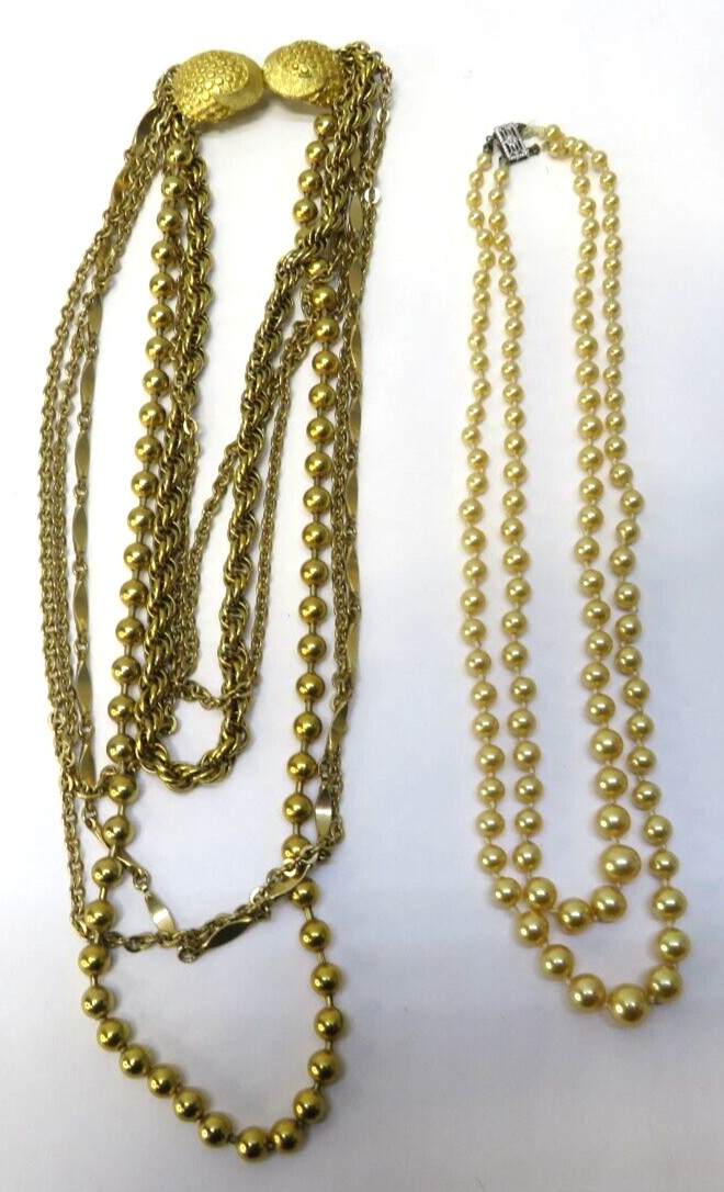 Vintage LOT of 12 Necklaces Assorted Sizes & Colors Gold red white pearl