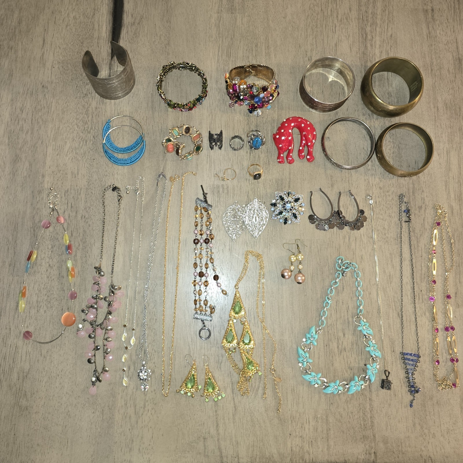VINTAGE ASSORTED JEWELRY LOT / 31 Pieces