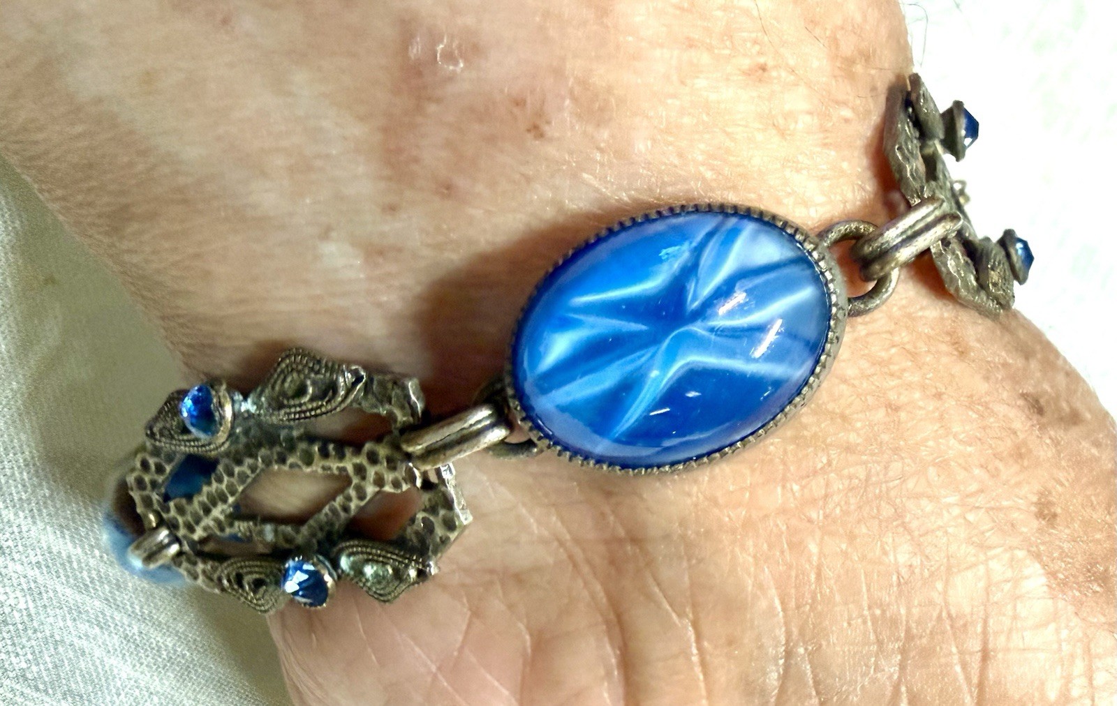 VTG.Art Deco Blue Glass Filigree Bracelet Open Back Czech Style Silver Tone