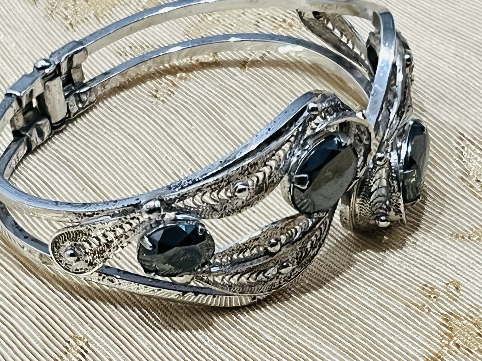 Sorrento Sterling Silver Hematite Filigree Hinged Bangle Bracelet VTG Fairy Core