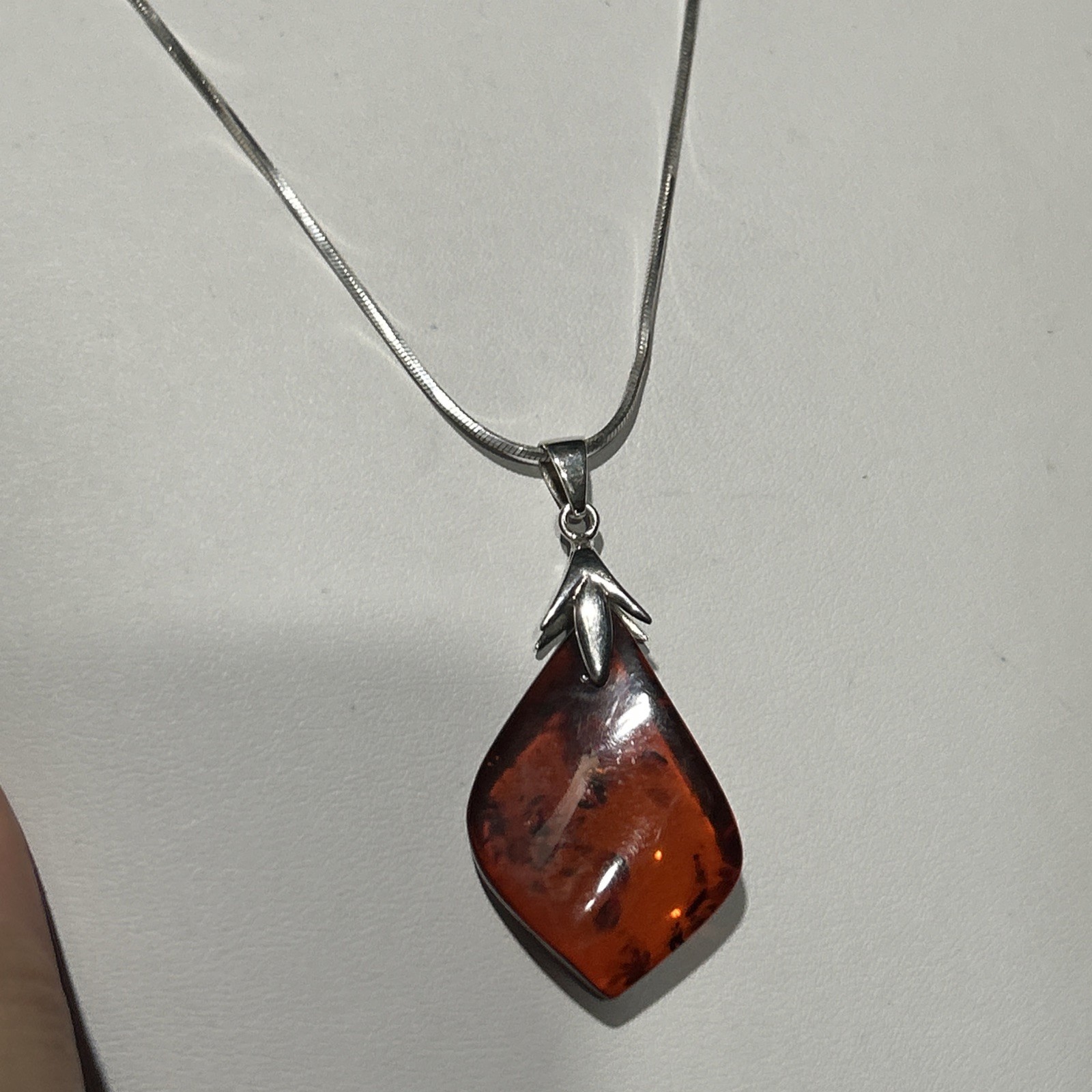 VINTAGE STUNNING GENUINE AMBER AGI STERLING SILVER ITALY NECKLACE BOX CHAIN