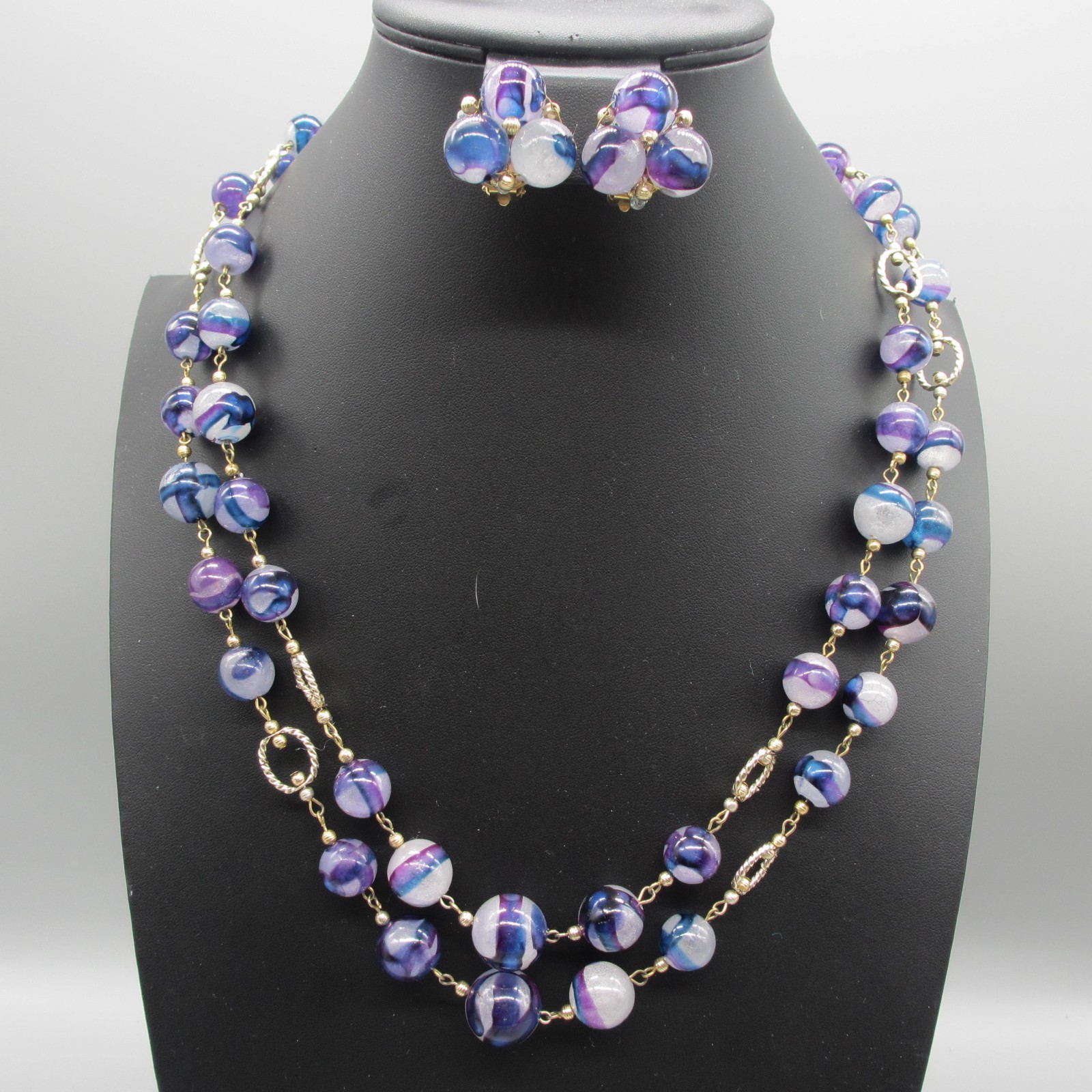 Vintage Hong Kong Necklace Earrings Set Beaded Blue Purple Clip Ons 23 Inch