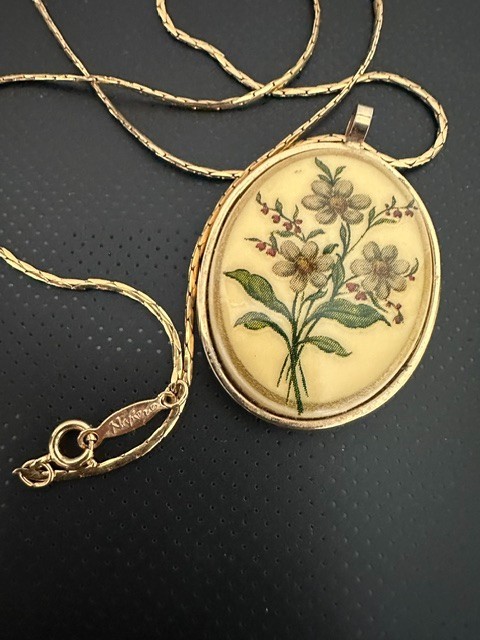 Vintage Napier Signed Triangle Cobra Link Chain Oval Floral Pendant 23″ Necklace