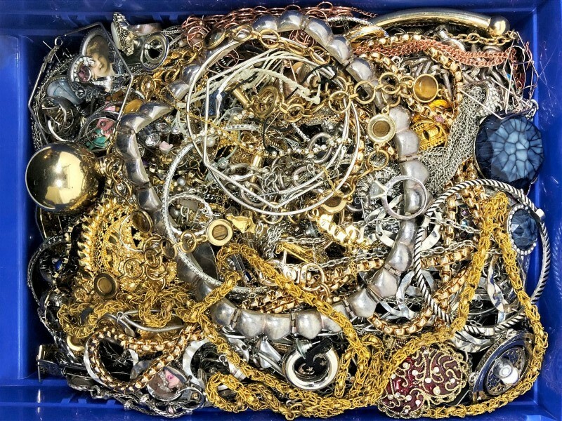 3 Pound Unsorted Huge Lot VTG Jewelry Vintage New Junk + Wear Resell Tangled In
