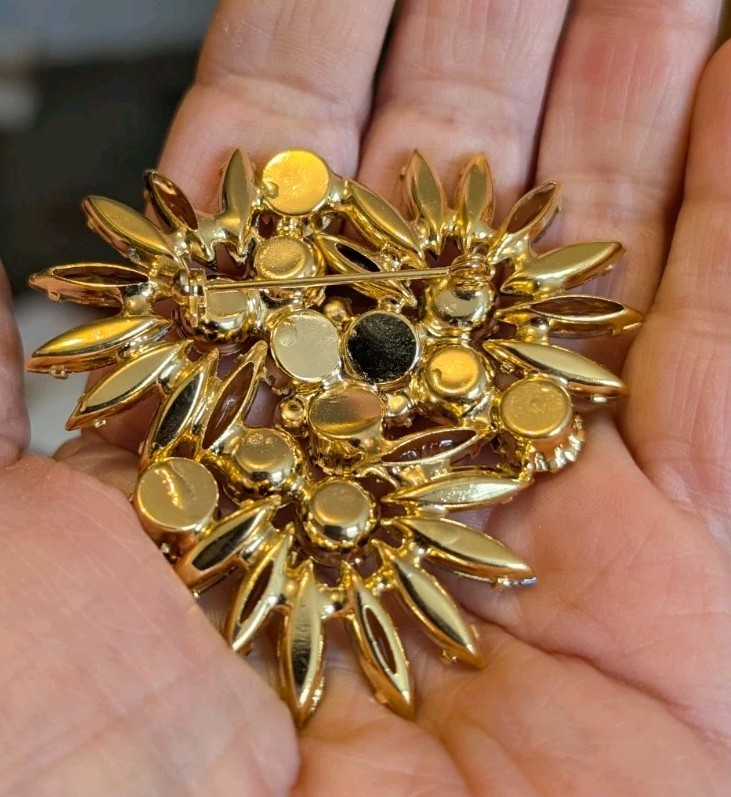 Amber Green Prong Set flower brooch vintage