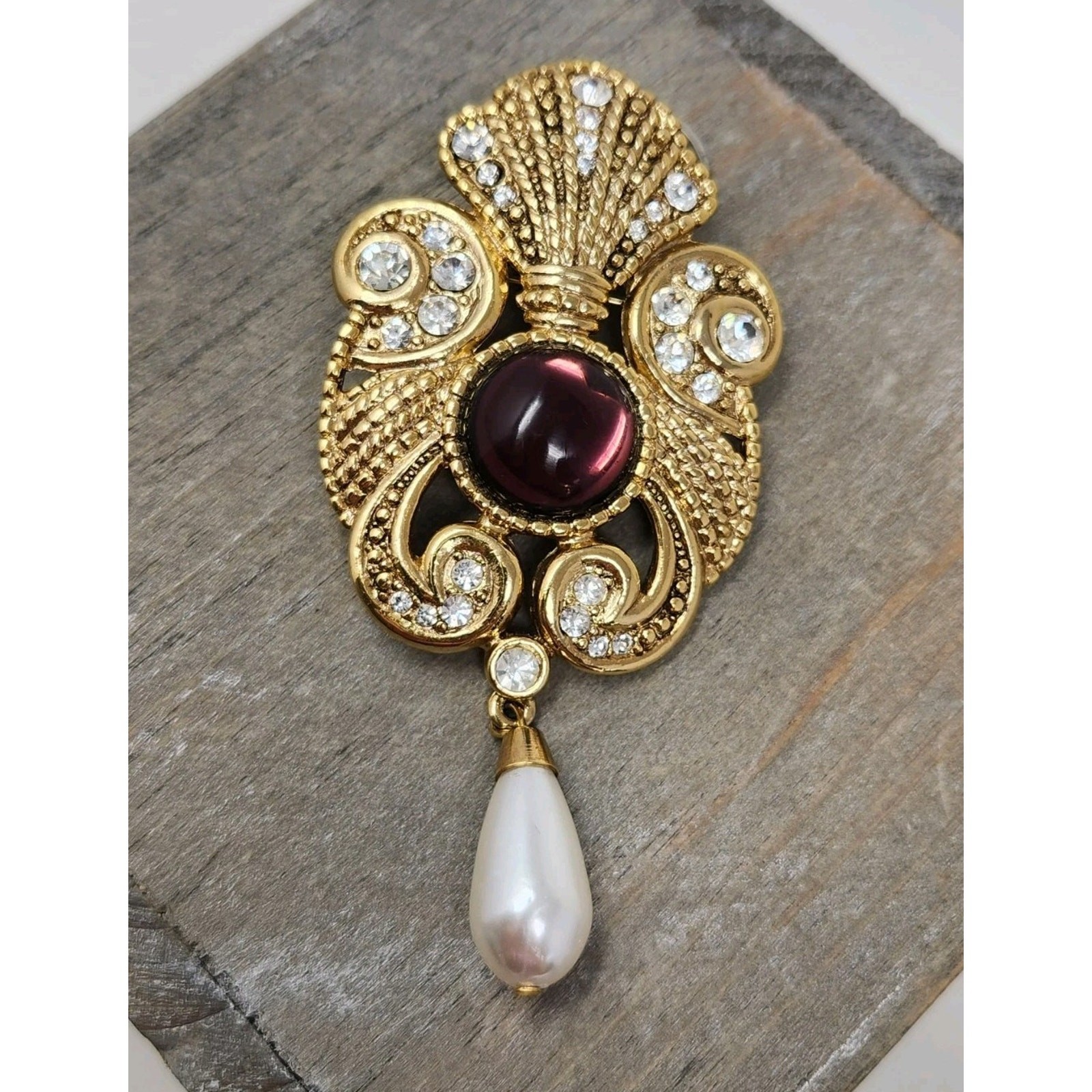 Jeff Lieb Purple Cabochon Gold Tone Brooch Pin Rhinestones Faux Pearl Drop VTG