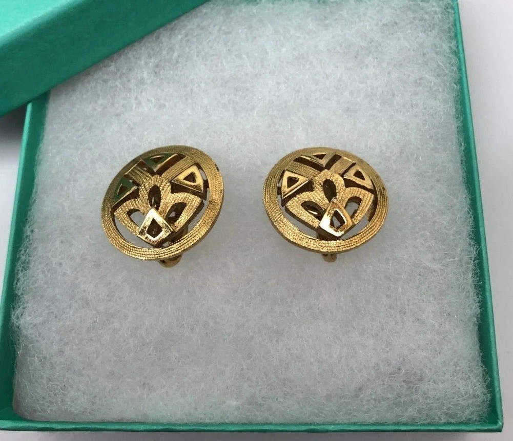Vtg Crown Trifari Clip Earrings Round MCM Geometric textured gold tone signed