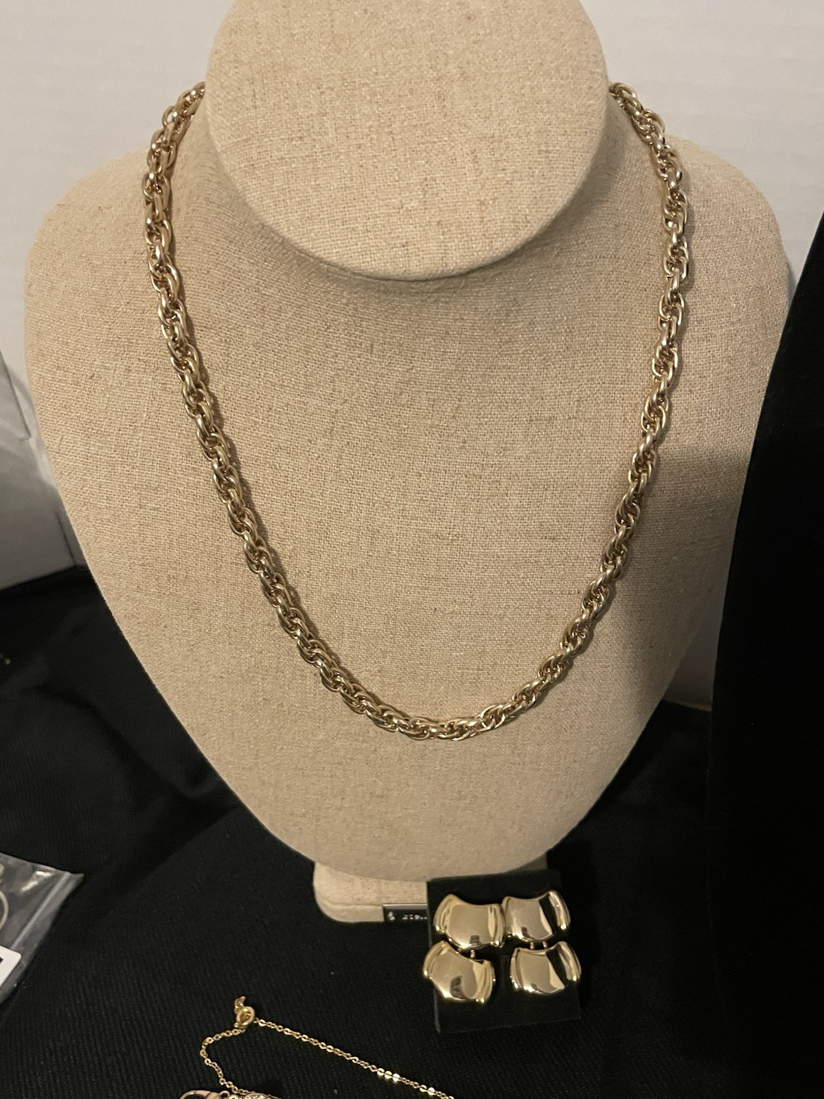 Lot Of Gold Tone Jewelry See Pictures Details/Wear
