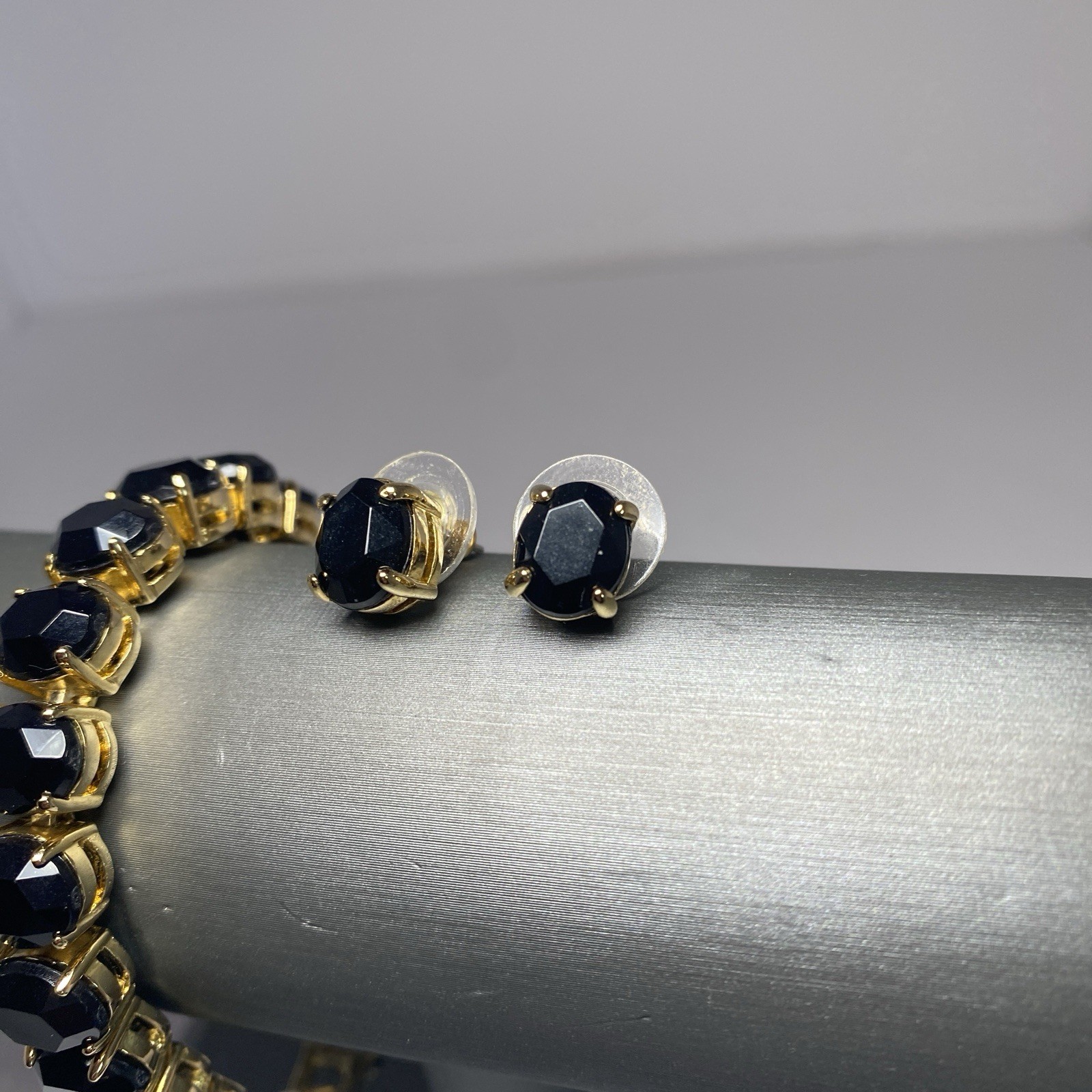 Vintage Jewelry Set black faceted ovals in goldtone Bracelet 7” & post Earrings