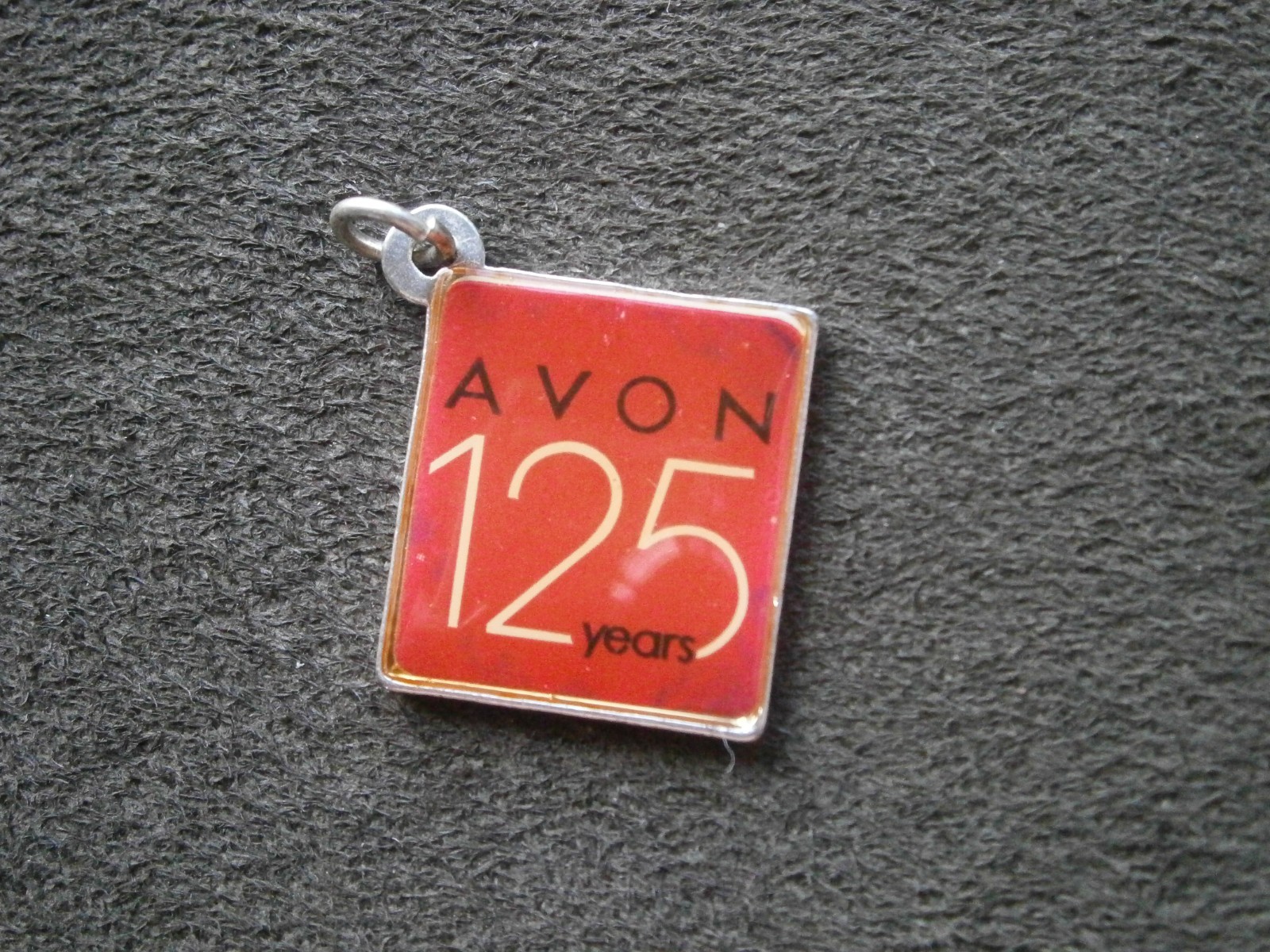 Avon 125 Years Anniversary 2011 Silvertone Enamel Bracelet Charm Pendant 3.4g