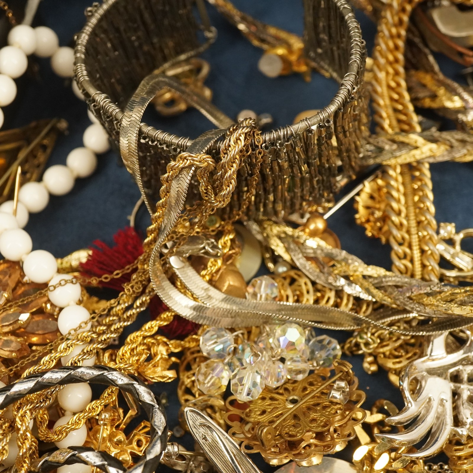 10lb Lot of Assorted Costume Jewelry, Modern & Vintage Much Wearable