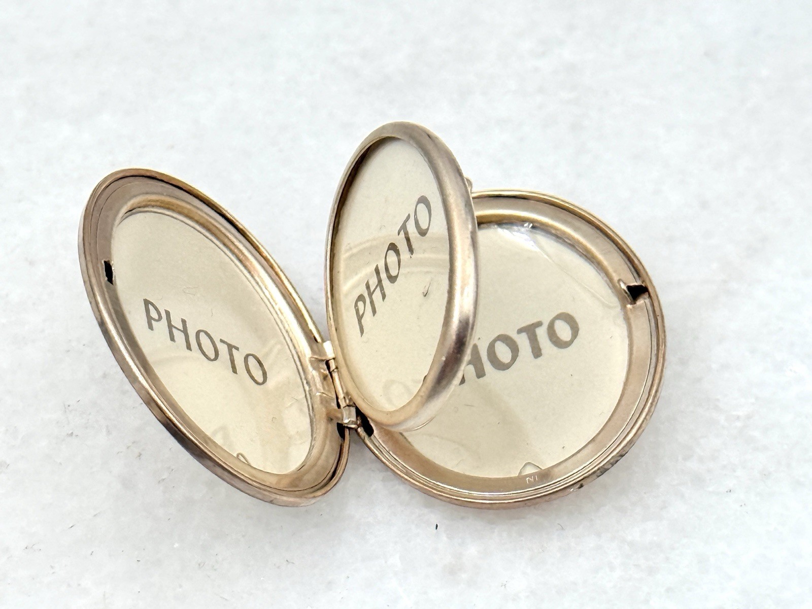 Vintage 14k Gold Filled Multi Photo Oval Locket Oval Floral Etched Family Locket