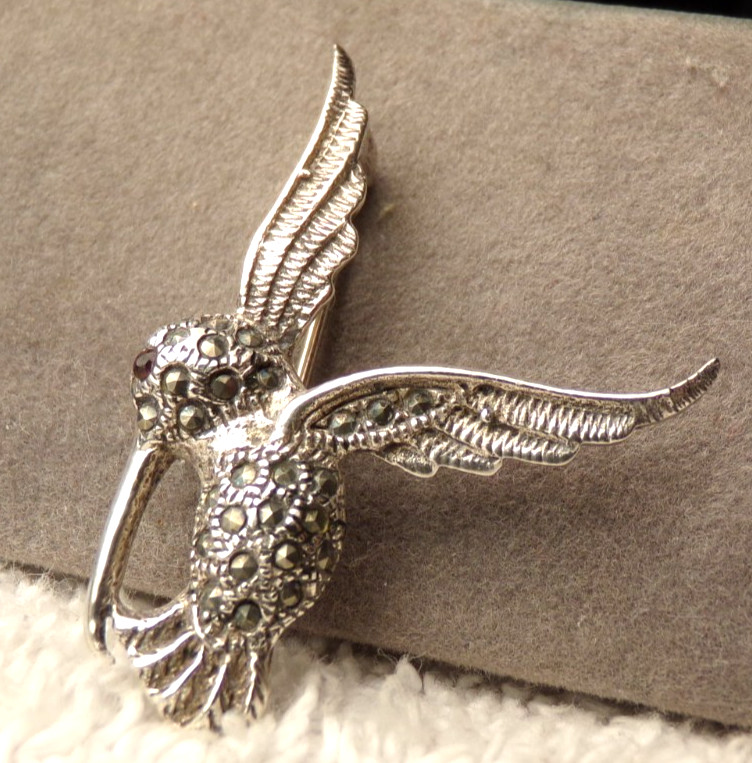VTG KC BARRY KIESELSTEIN STERLING SILVER HUMMINGBIRD MARCASITE PIN MINI 1.5″